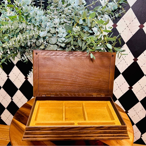 Bicentennial Eagle Jewelry Box – “E Pluribus Unum” Collectible Vintage, 1976 - Picture 7 of 9